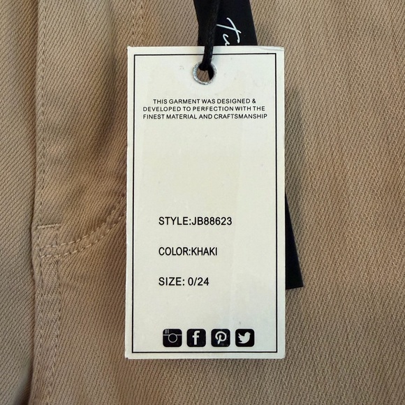 Judy Blue NWT Flare High Rise Jeans Women’s Size 0 / 24 Khaki Tan Tummy Control - Picture 3 of 14